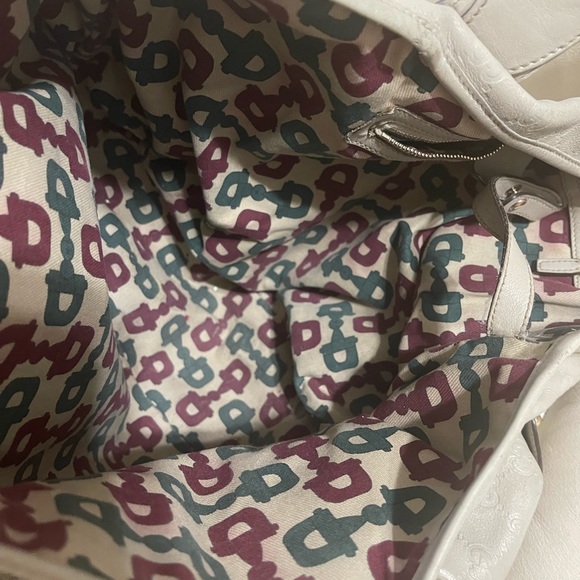 SALE‼️Auth. Gucci large Pelham bag (Guccisima) - Picture 5 of 10